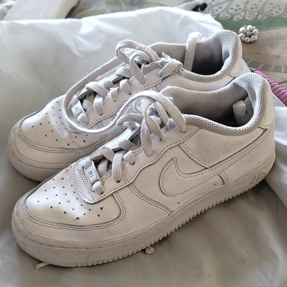 Retro Nike Air Force 1 sz 4 unisex